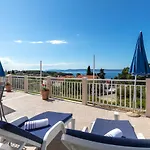 By The Sea Sumartin, Brac - 2940 شقة *