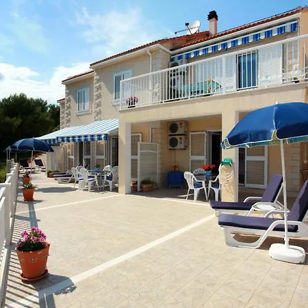 Apartman By The Sea Sumartin, Brac - 2940