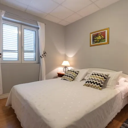 Apartman By The Sea Sumartin, Brac - 2940