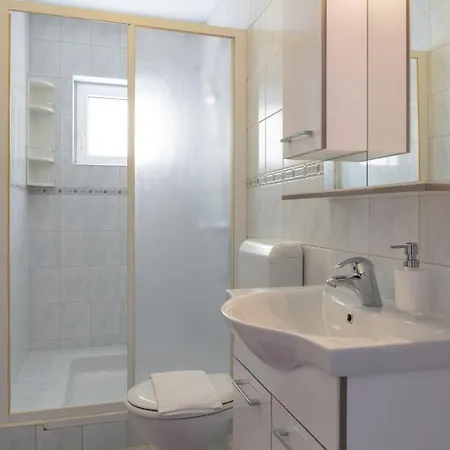 Apartman By The Sea Sumartin, Brac - 2940 *