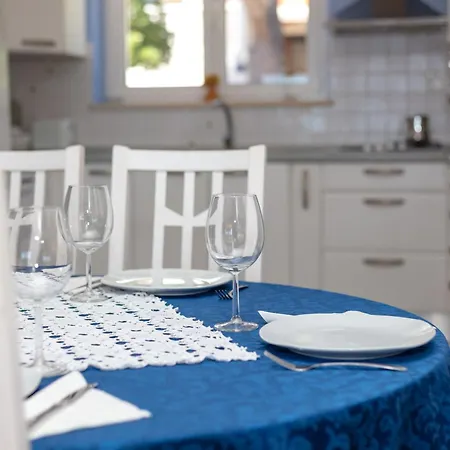 Apartman By The Sea Sumartin, Brac - 2940